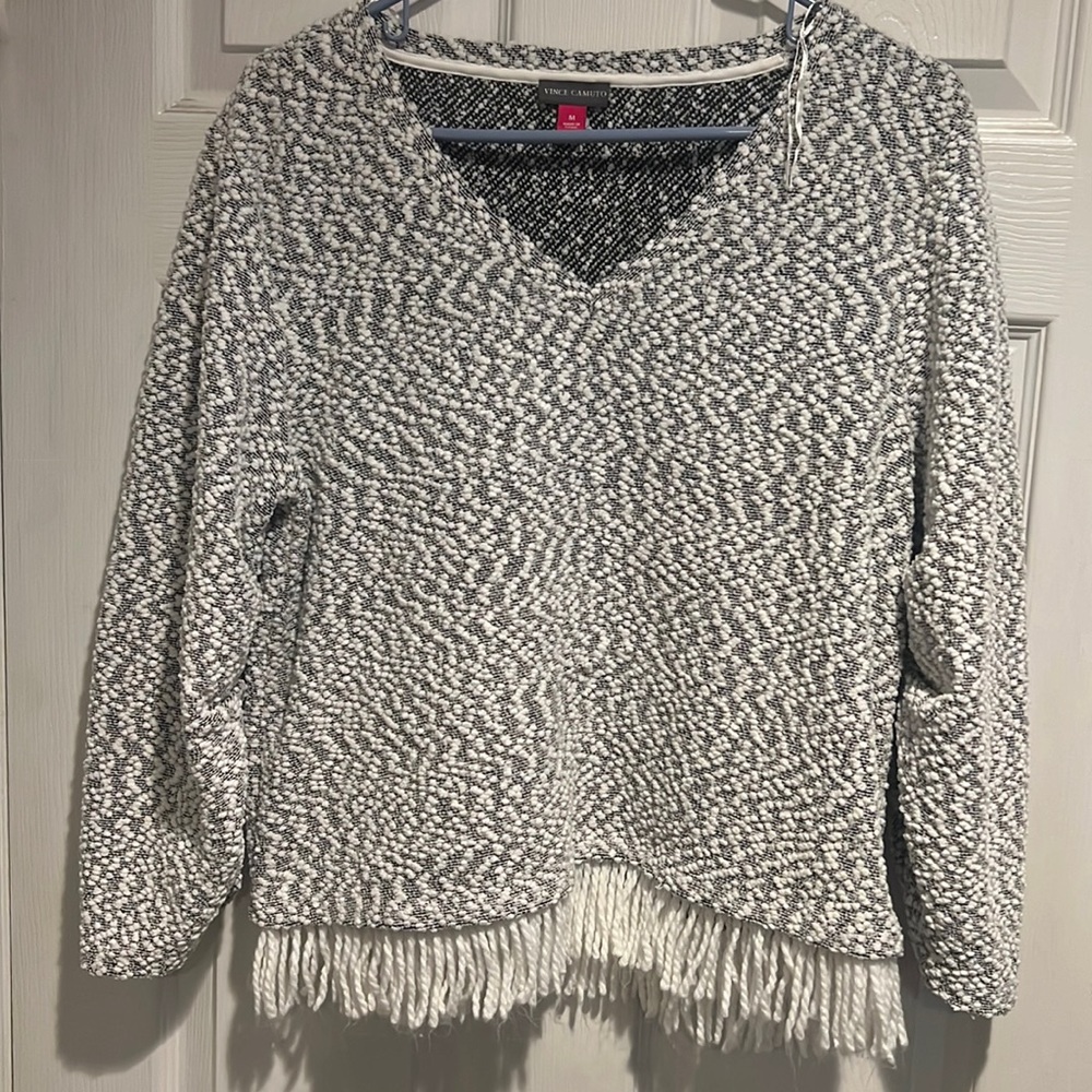 Vince Camuto Sweater Womens Size M medium Fringe Hem V-Neck Black White